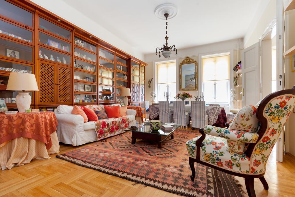 Elegant Apartman